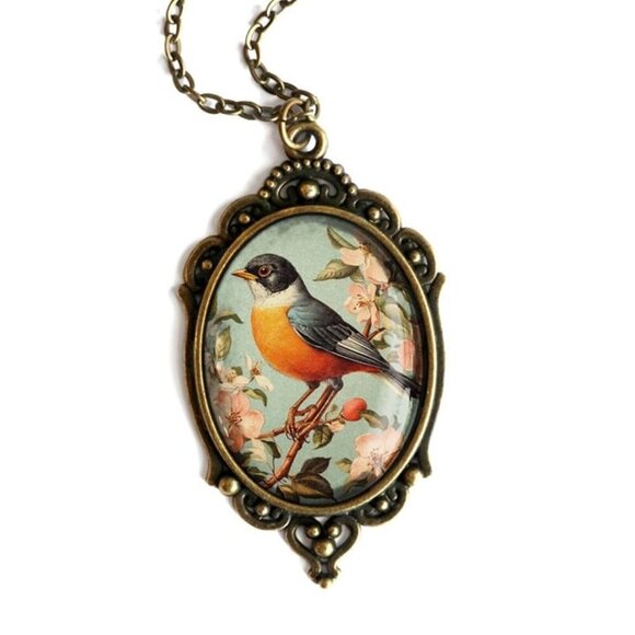 Vintage Robin Necklace - Oval Cottagecore Ornate Pendant - Antique Jewelry - Picture 4 of 8